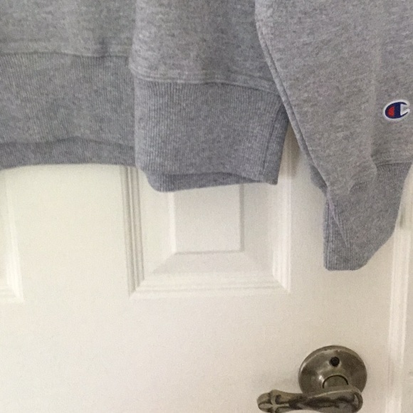 NWT Champion logo sweater - Picture 3 of 7